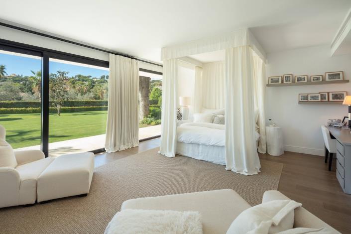 Image No.14-9 Bed Villa / Detached for sale