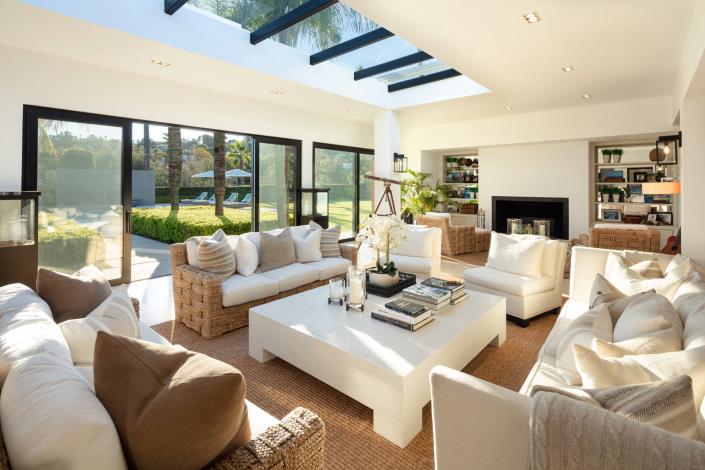 Image No.18-9 Bed Villa / Detached for sale