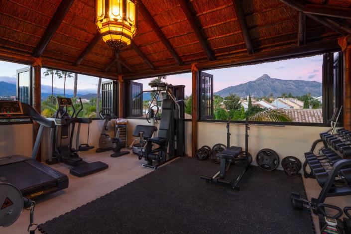 Image No.11-9 Bed Villa / Detached for sale