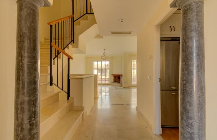 Image No.8-3 Bed Townhouse for sale