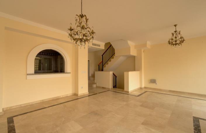 Image No.9-3 Bed Townhouse for sale