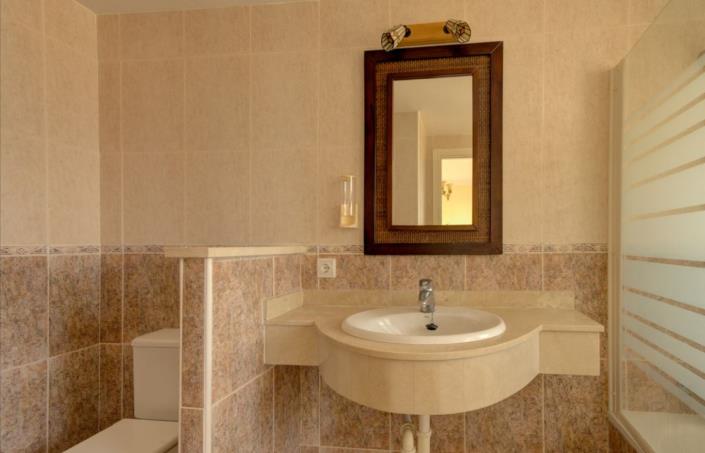 Image No.19-3 Bed Townhouse for sale