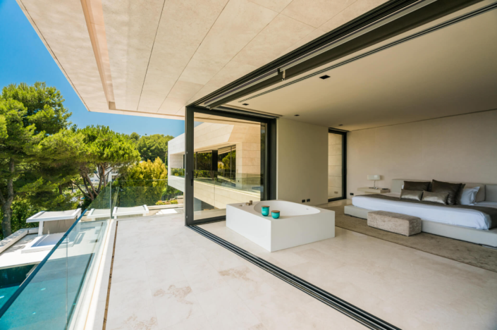 Image No.5-8 Bed House/Villa for sale