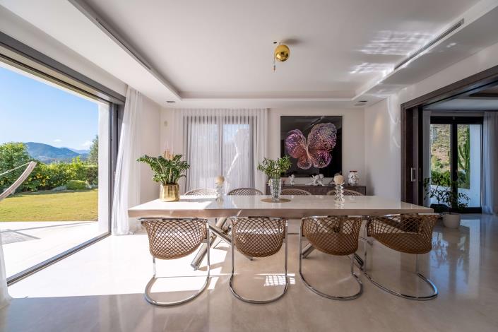 Image No.5-6 Bed Villa / Detached for sale