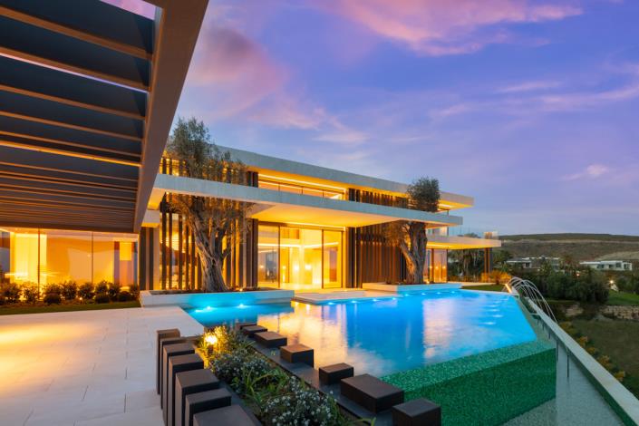 Image No.11-12 Bed Villa / Detached for sale