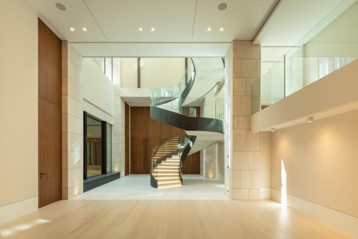 Image No.15-12 Bed Villa / Detached for sale