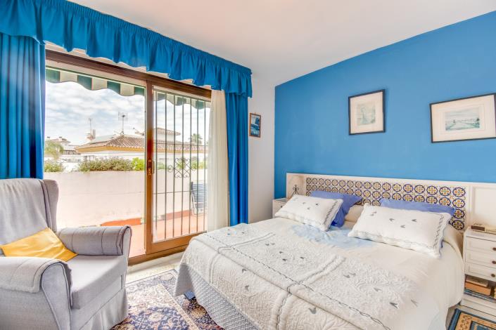 Image No.4-4 Bed Townhouse for sale