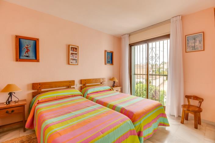 Image No.5-4 Bed Townhouse for sale