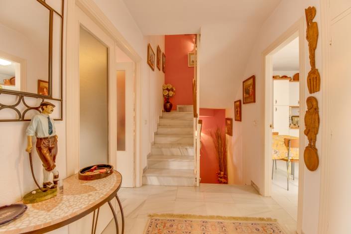 Image No.10-4 Bed Townhouse for sale