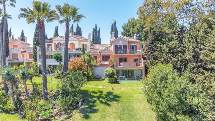 Image No.10-4 Bed Townhouse for sale