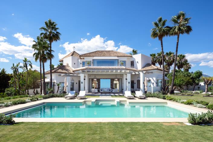 Image No.1-7 Bed Villa / Detached for sale