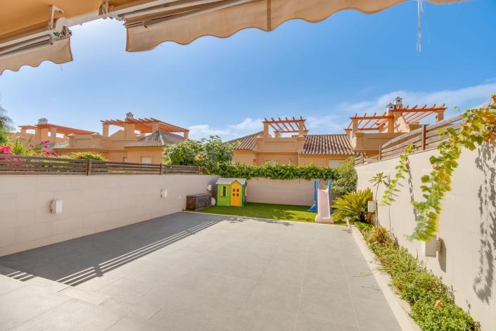 Image No.11-3 Bed Townhouse for sale