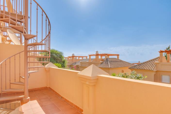 Image No.14-3 Bed Townhouse for sale