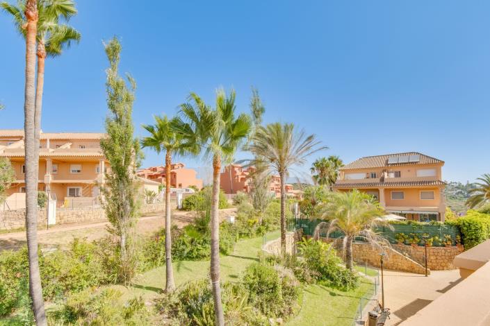 Image No.17-3 Bed Townhouse for sale