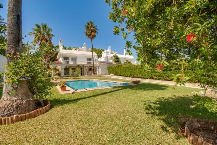 Image No.1-Villa / Détaché de 4 chambres à vendre à Estepona
