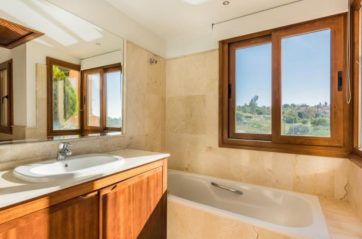 Image No.14-4 Bed Apartment for sale