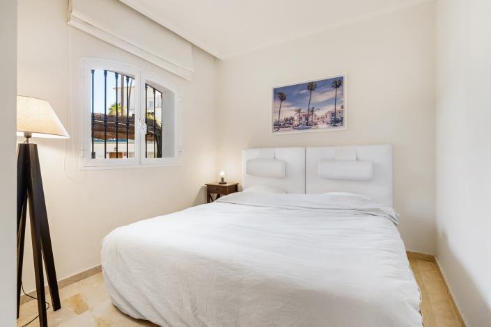 Image No.12-3 Bed Townhouse for sale