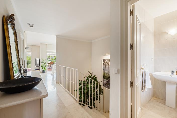 Image No.13-3 Bed Townhouse for sale