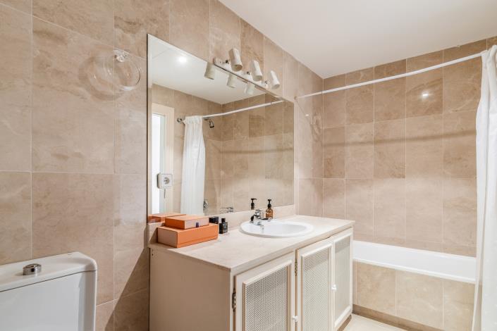 Image No.15-3 Bed Townhouse for sale