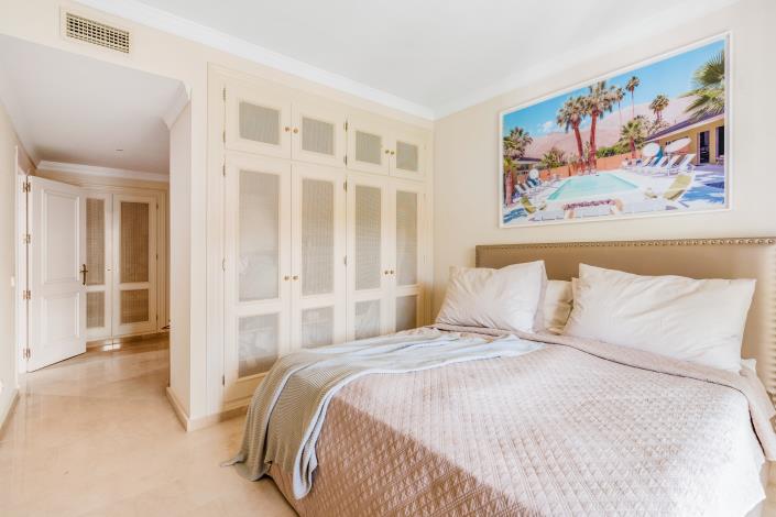 Image No.17-3 Bed Townhouse for sale