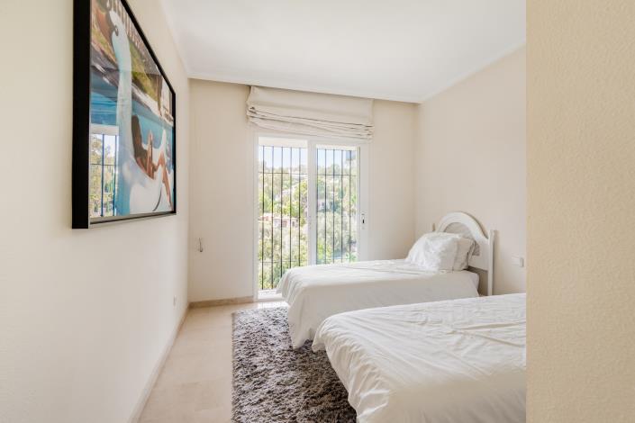 Image No.18-3 Bed Townhouse for sale