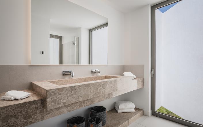 Image No.9-4 Bed Villa / Detached for sale