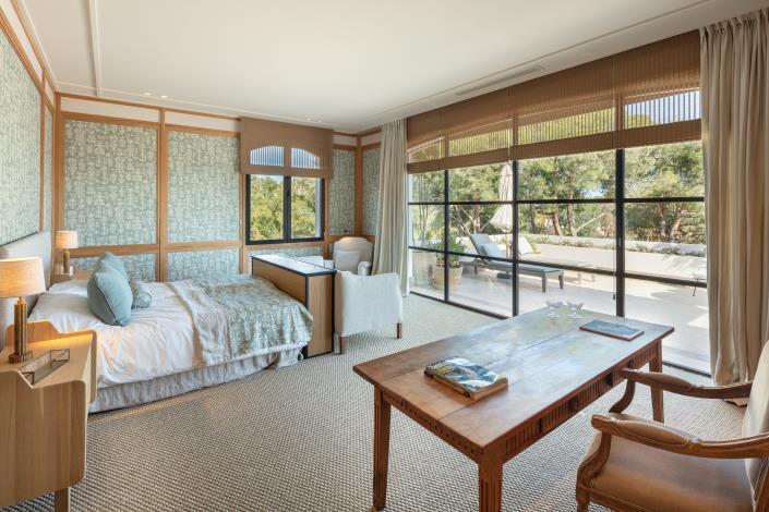 Image No.13-16 Bed Villa / Detached for sale