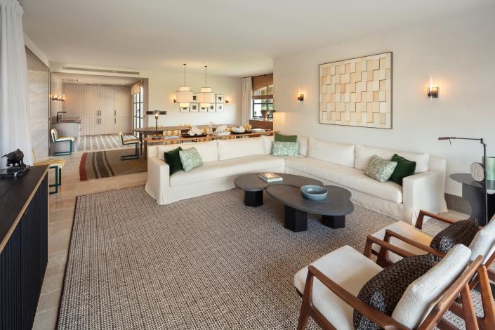 Image No.20-16 Bed Villa / Detached for sale