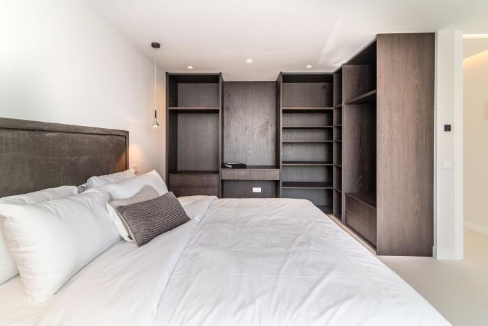 Image No.9-8 Bed Villa / Detached for sale