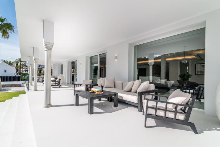 Image No.17-8 Bed Villa / Detached for sale