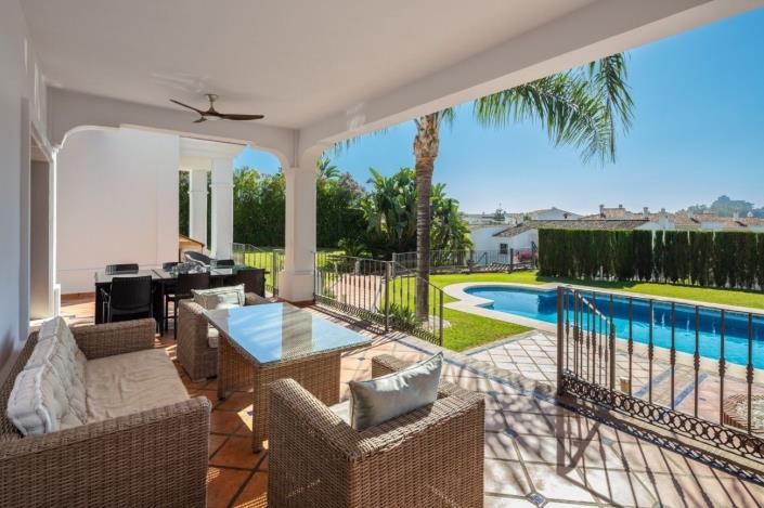 Image No.2-4 Bed Villa / Detached for sale