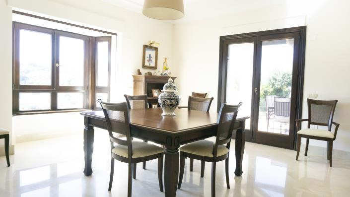 Image No.8-5 Bed Villa / Detached for sale