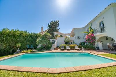 8-e64a9055bba3e77ac8aca3b893cdf826