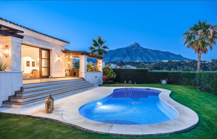 Image No.1-7 Bed Villa / Detached for sale