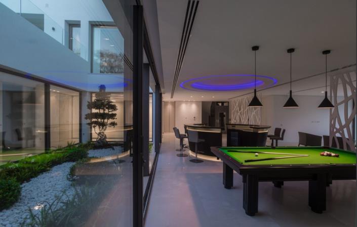 Image No.10-6 Bed Villa / Detached for sale