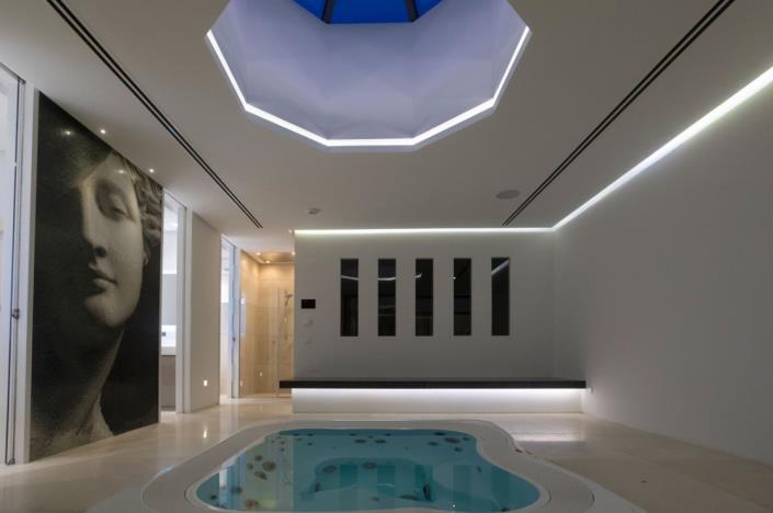 Image No.11-6 Bed Villa / Detached for sale