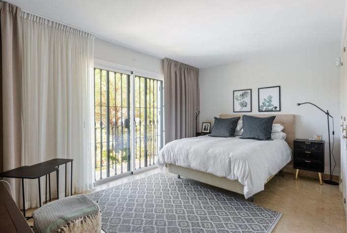 Image No.7-4 Bed Townhouse for sale