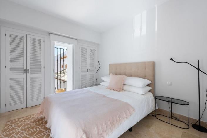 Image No.9-4 Bed Townhouse for sale