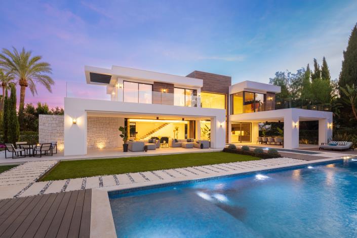 Image No.1-6 Bed Villa / Detached for sale