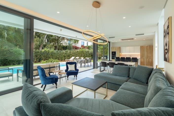 Image No.3-5 Bed Villa for sale