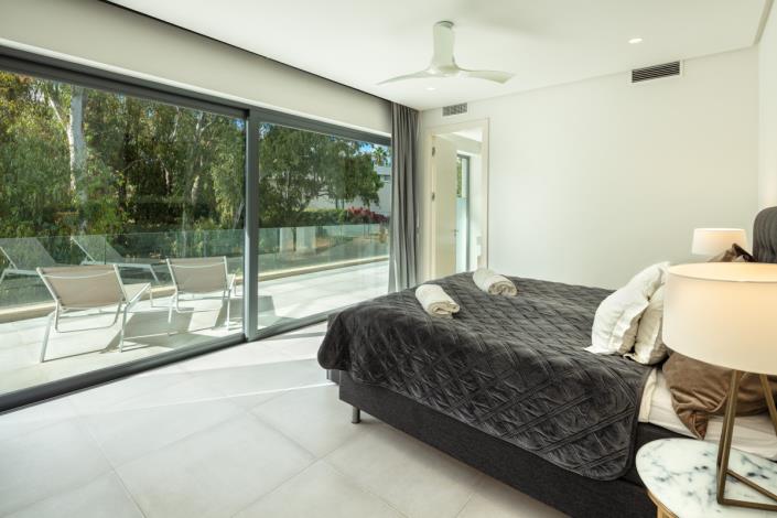 Image No.12-5 Bed Villa for sale