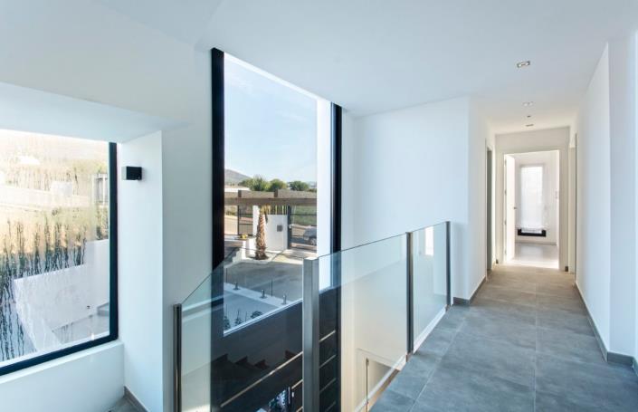 Image No.17-4 Bed Villa / Detached for sale