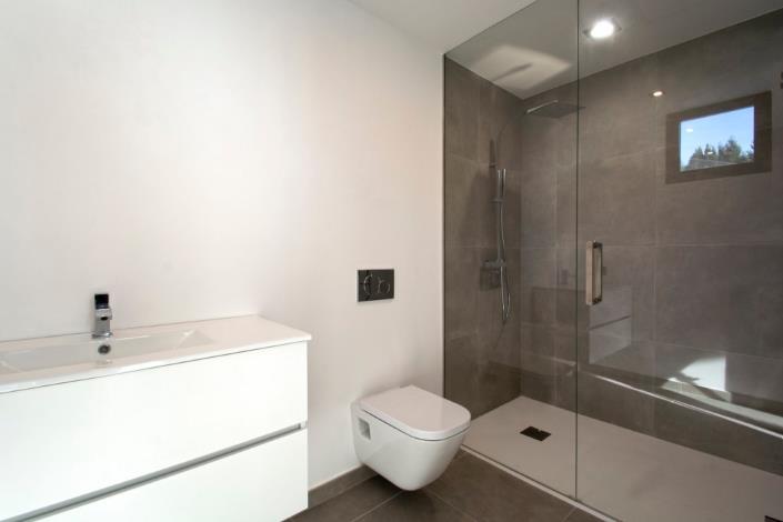 Image No.26-4 Bed Villa / Detached for sale