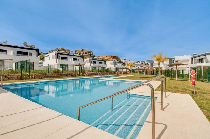 Image No.8-3 Bed Villa / Detached for sale