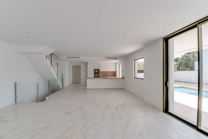 Image No.11-3 Bed Villa / Detached for sale