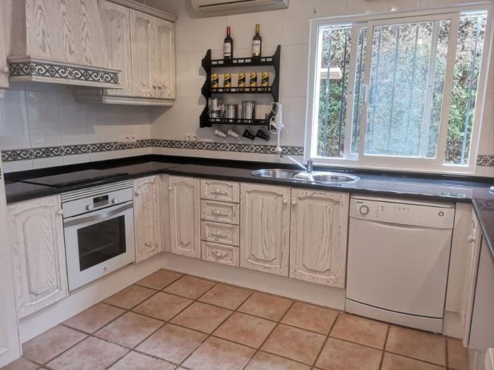 Image No.8-4 Bed Villa / Detached for sale