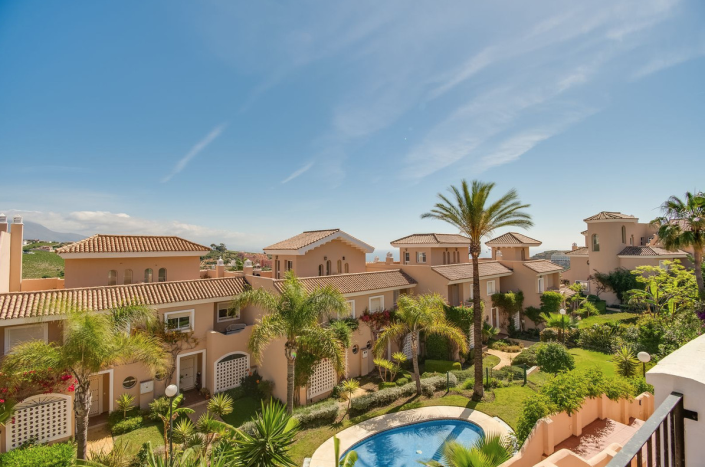 Image No.4-4 Bed Townhouse for sale