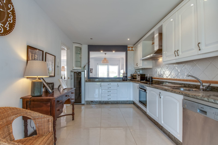 Image No.7-4 Bed Townhouse for sale