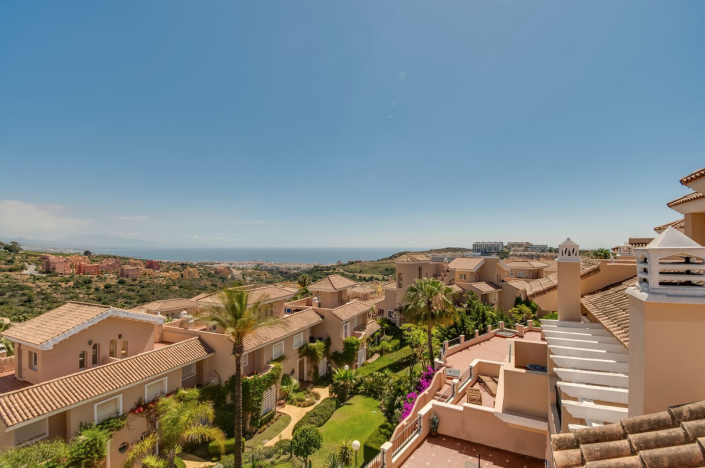 Image No.14-4 Bed Townhouse for sale