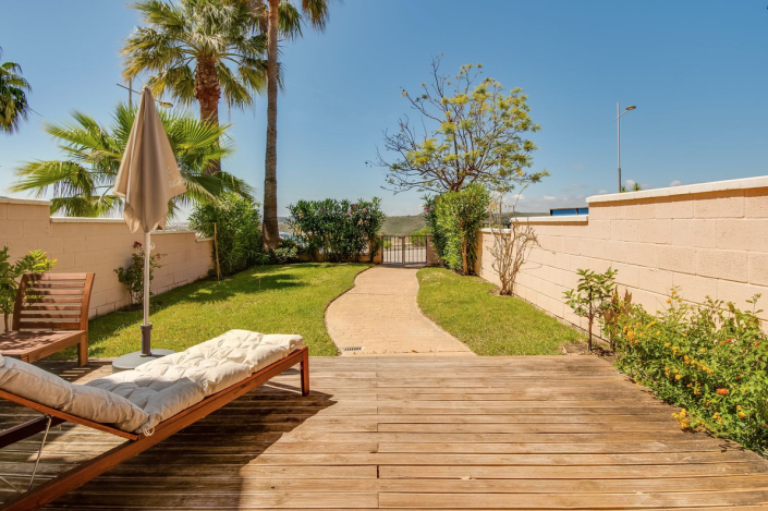 Image No.16-4 Bed Townhouse for sale